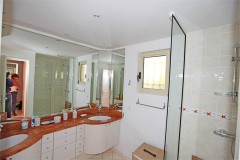 Corniche bathroom 1