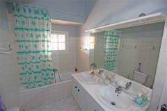 Corniche bathroom 3