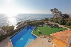 Corniche garden and pool