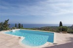 Dolmens pool.