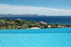 Ligurienne pool and view 2