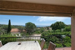 Villa rousse balcony