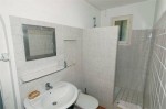 Villa rousse bathroom 2