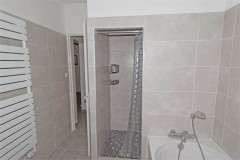 Cap138 bathroom 2.